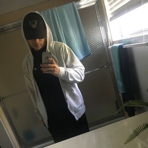 Meet your Posher, Gregory